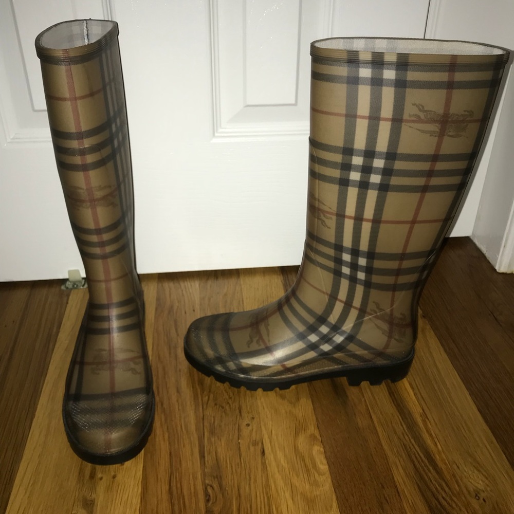 Women’s Burberry rain boots